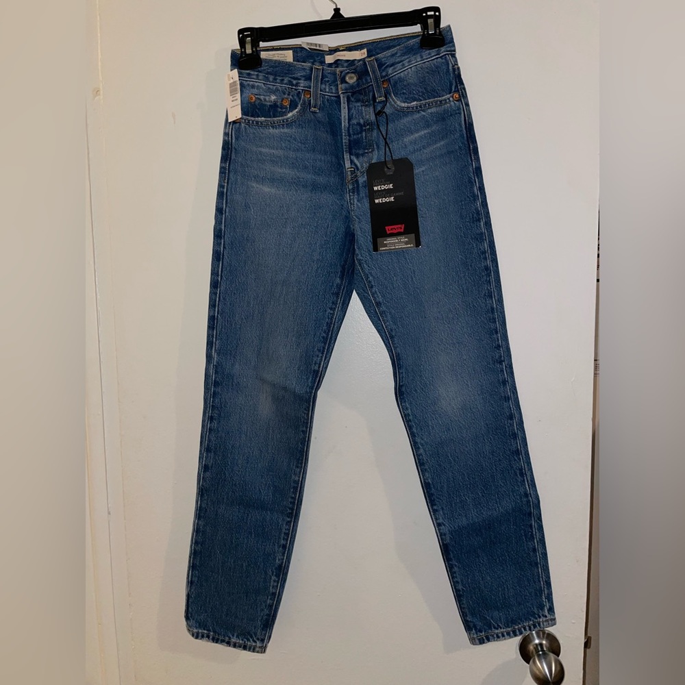 Levi’s Wedgie Icon Jeans - Picture 2 of 6